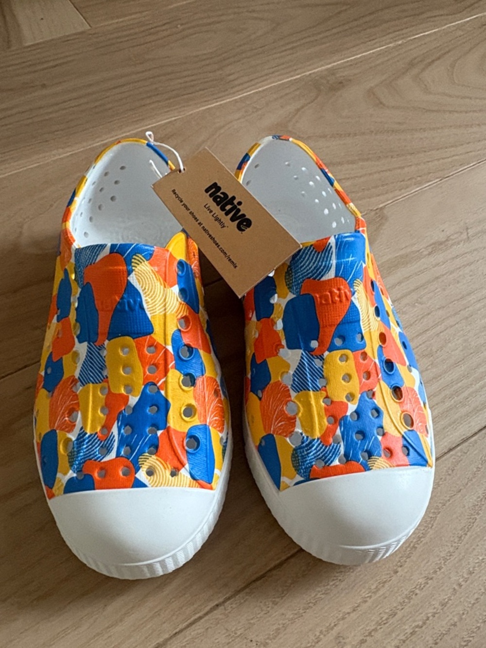 Native Kids' Slip-On Water Shoes in Blue, Orange & Yellow Print size US 10 NWT